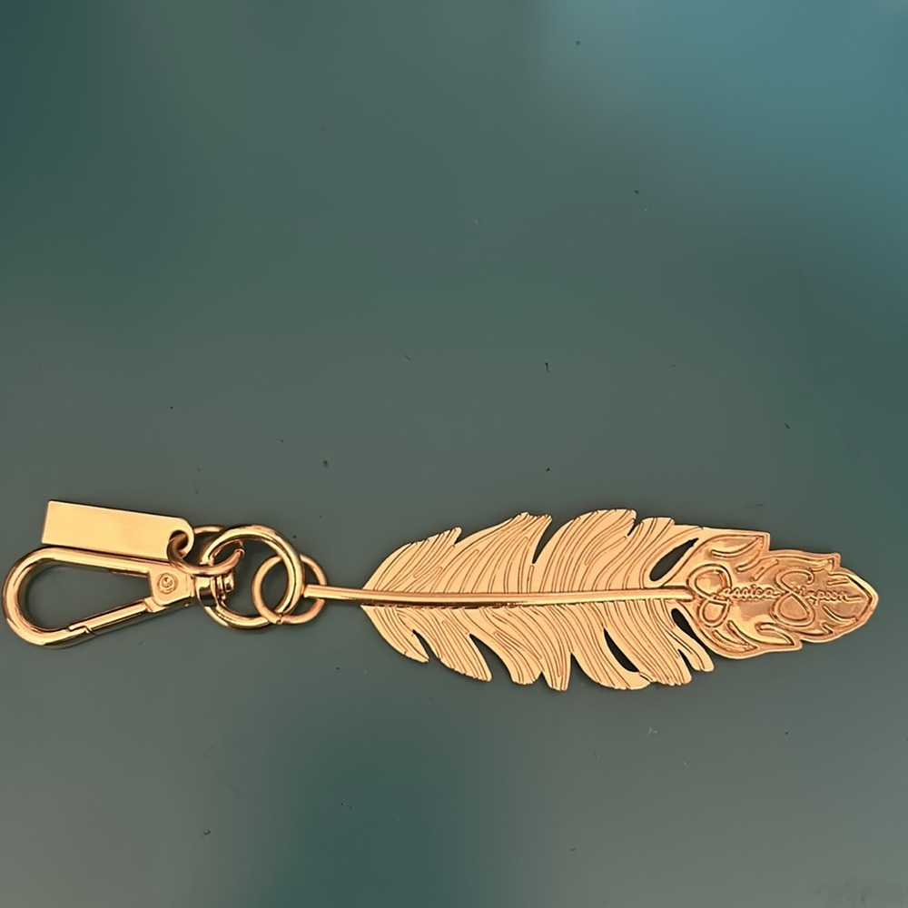 Jessica Simpson Gold Tone Feather Keychain